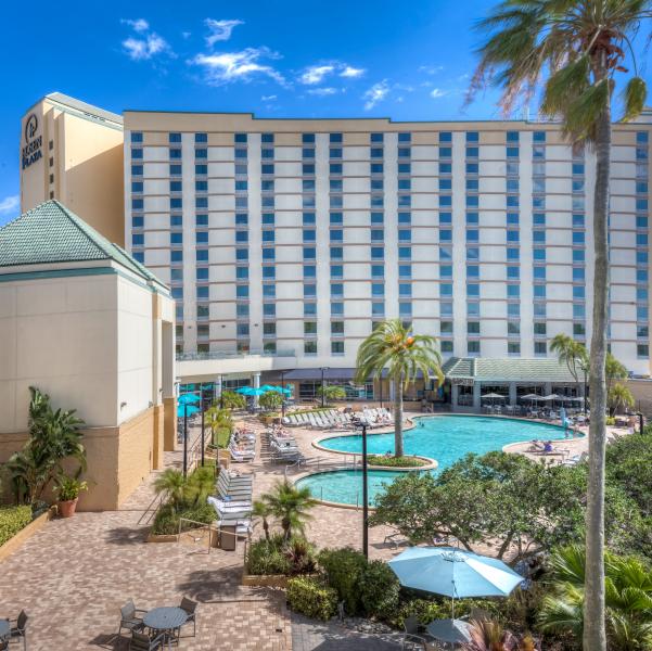 Rosen Plaza Exterior with Pool view